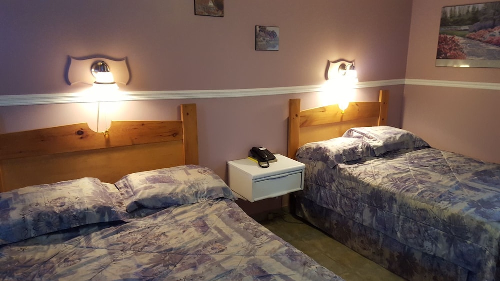 Classic Quadruple Room, 2 Double Beds photo 3