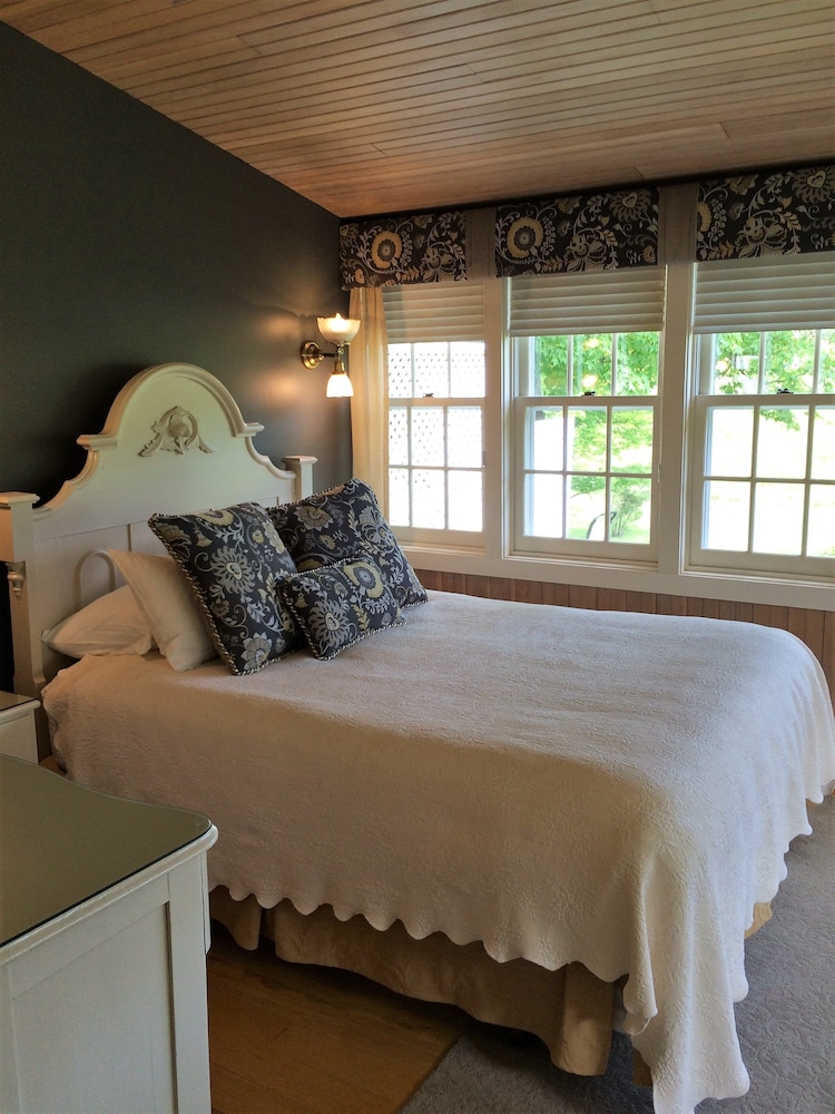 Room (Sterling Room)