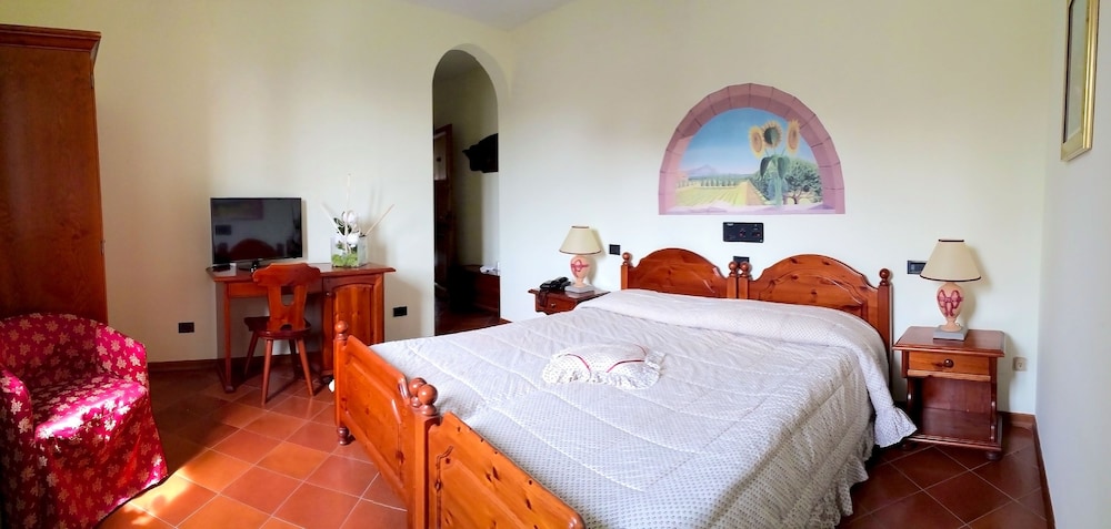 Double or Twin Room photo 3