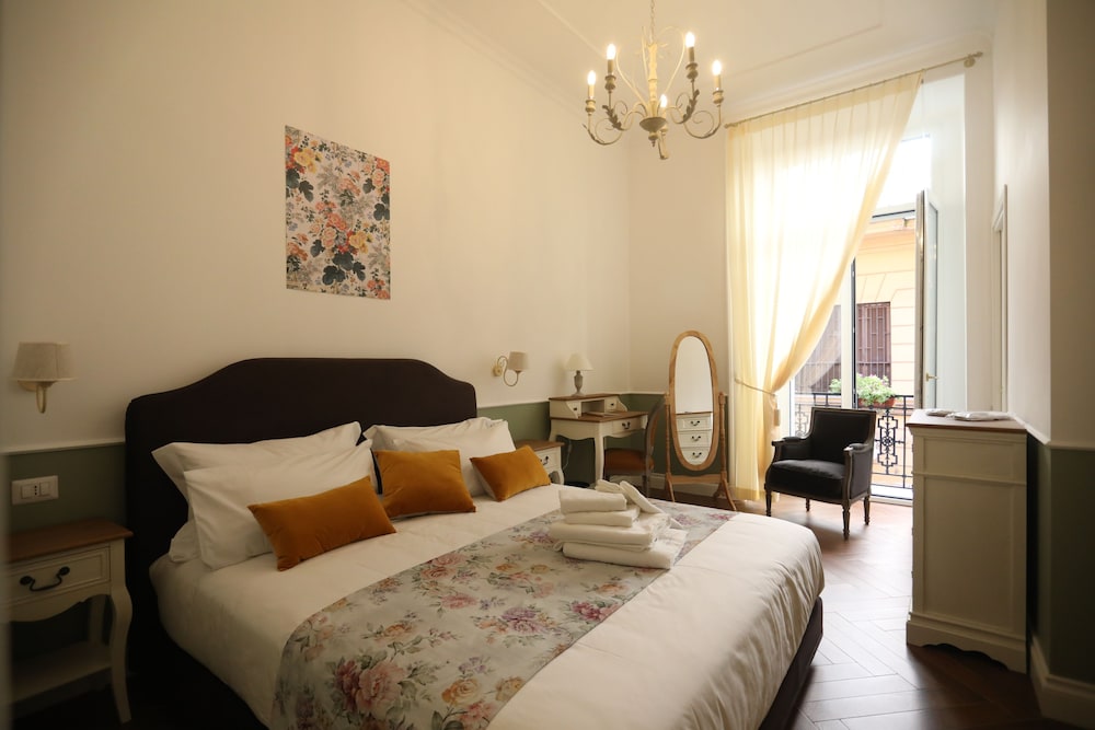 Premium Double Room, 1 King Bed, Balcony