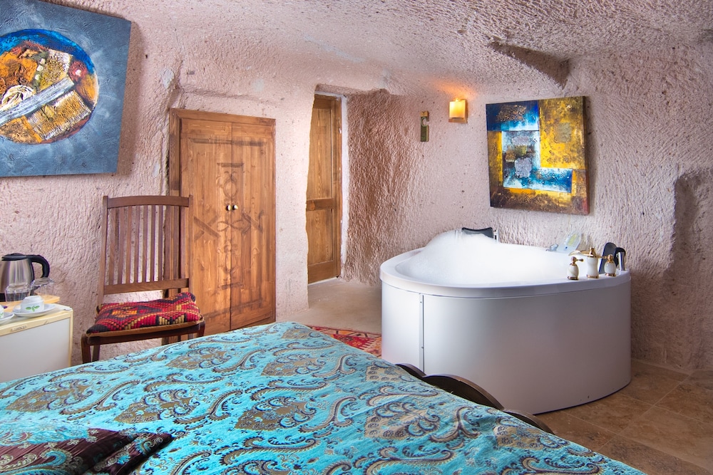 Junior Cave Room With Jakuzzi - Photo 7
