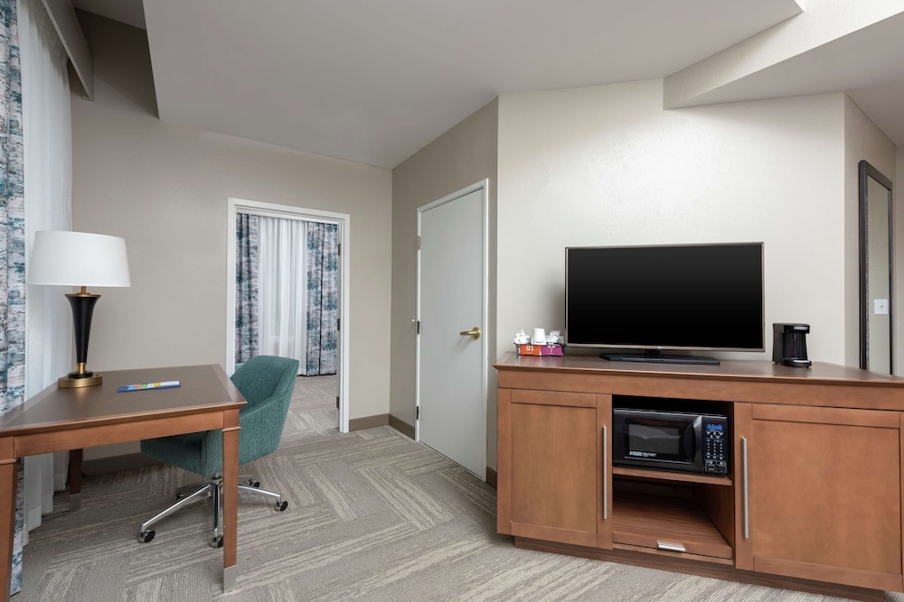 Suite, Accessible, Non Smoking photo 1