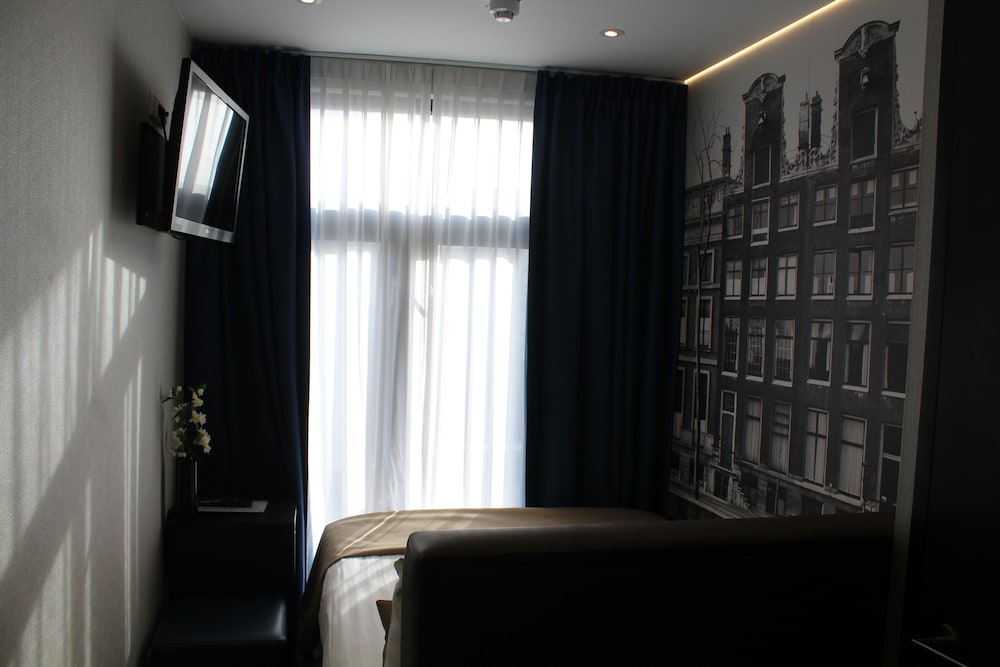 Basic Room, 2 Twin Beds photo 3