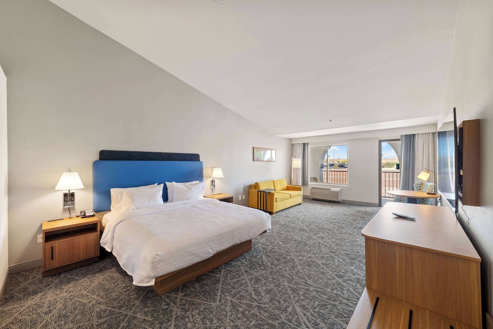 Studio Suite, 1 King Bed - Photo 1