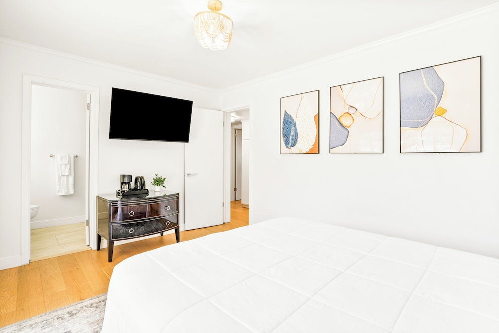 Room, 2 Queen Beds - Photo 2