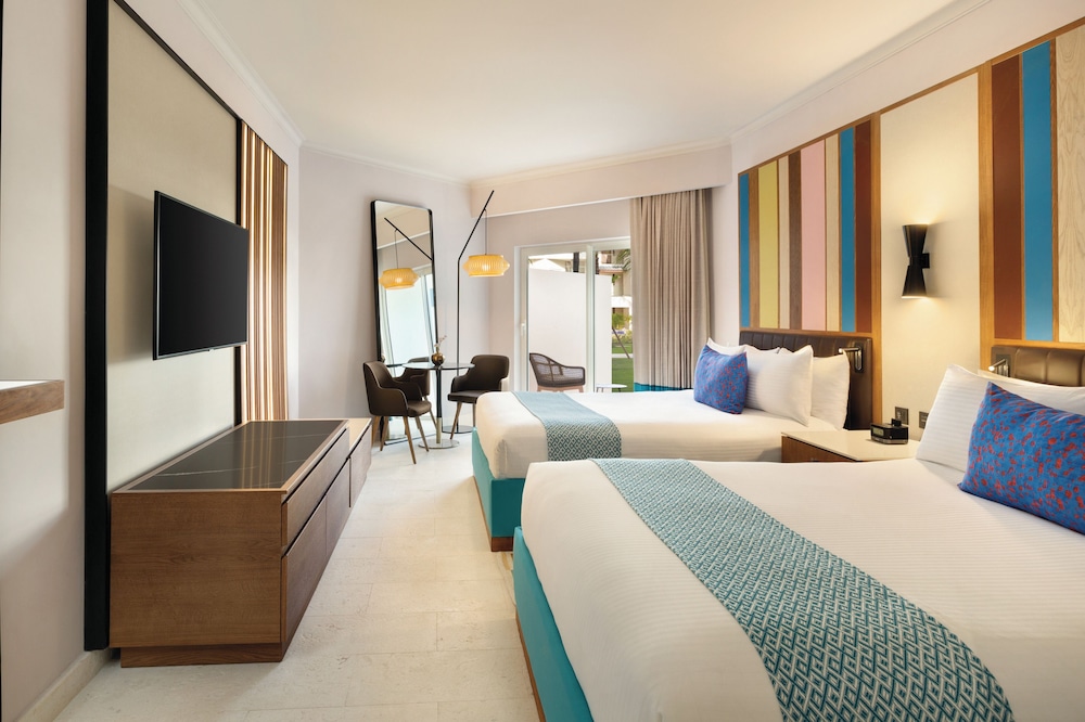 Deluxe Room, 2 Queen Beds, Garden View