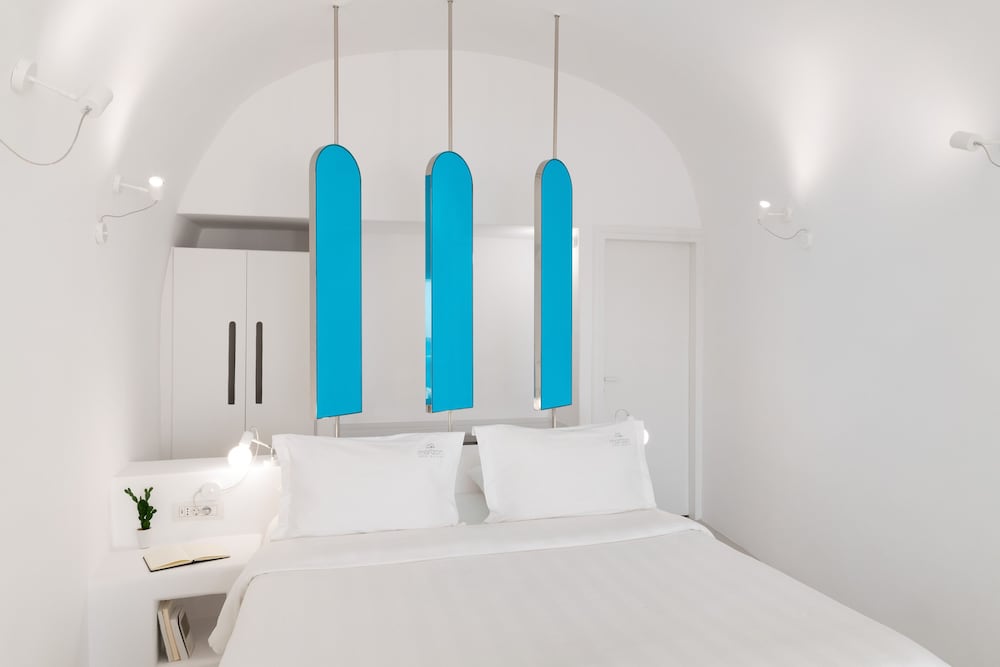 Suite, 2 Bedrooms (Cave, Plunge Pool Heated)