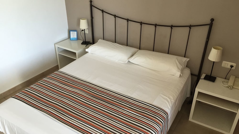 Double Room, 1 Double or 2 Twin Beds - Photo 9