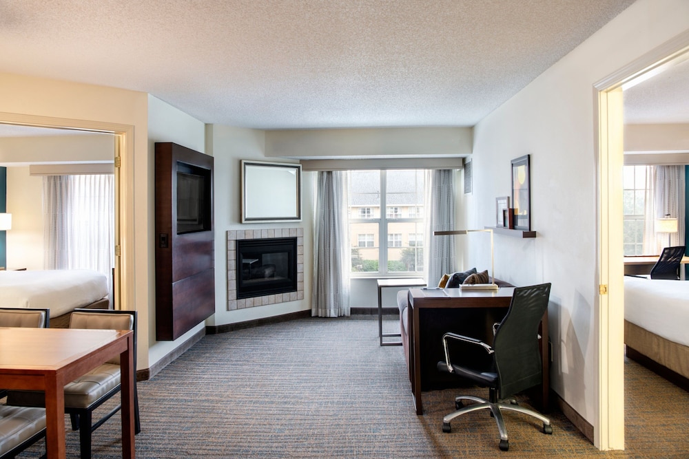 Suite, 1 Bedroom (Mobility/Hearing Accessible, Tub) photo 3