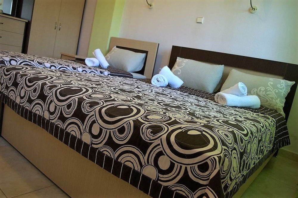 Triple Room, Kitchenette photo 2