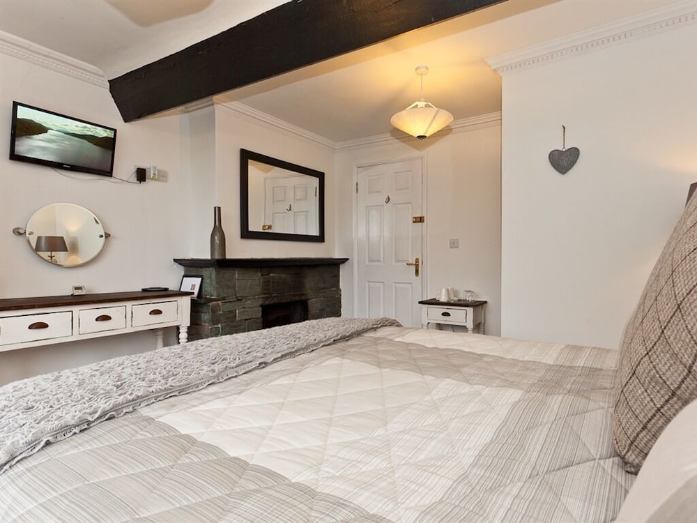 Superior Double Room, Ensuite, Garden View (Slate) photo 2