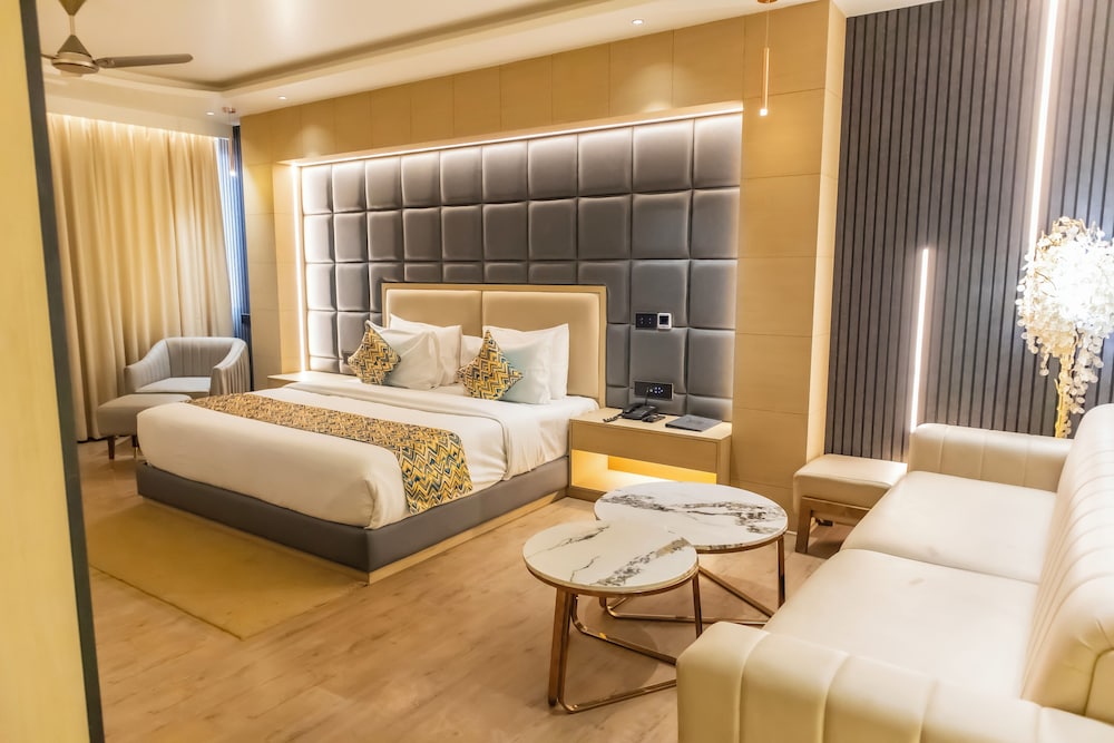 Junior Suite, 1 Bedroom, Air conditioning, City View