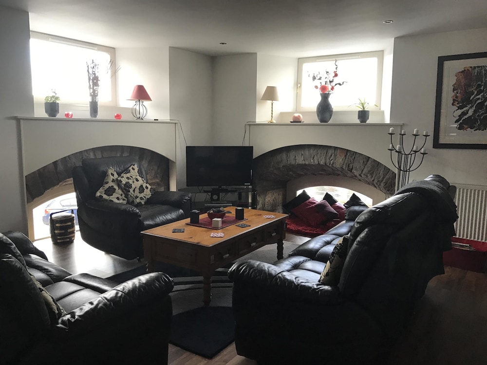 Apartment, 2 Bedrooms, City View photo 1