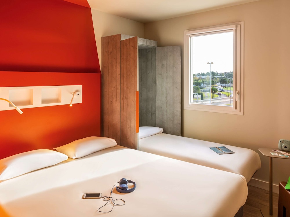 Triple Room, Multiple Beds