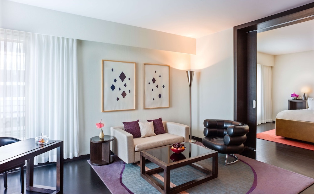 Grand Suite, City View