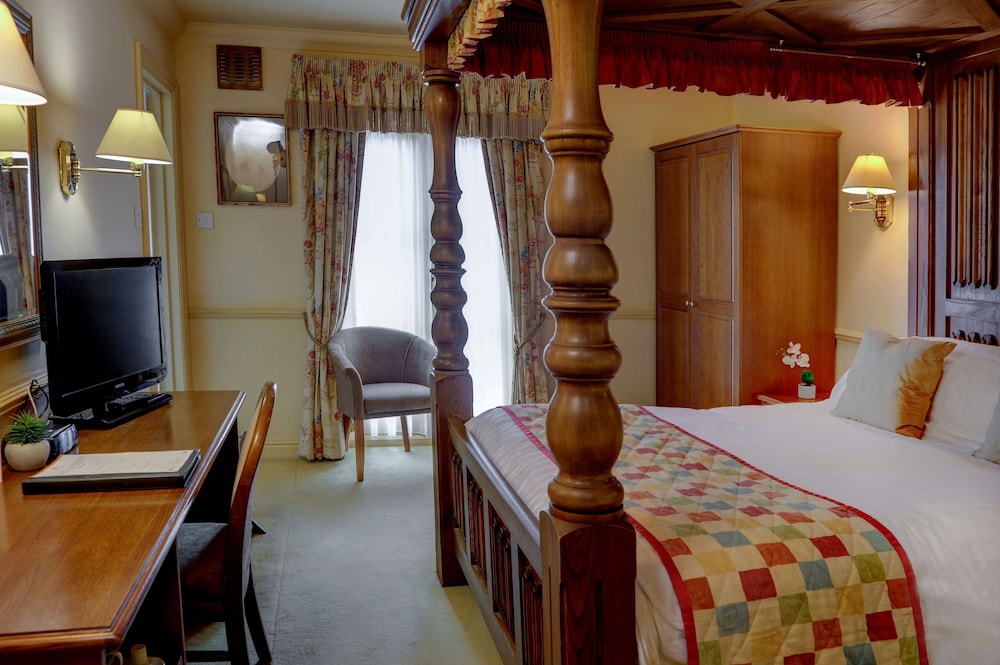 Standard Room, 1 Queen Bed, Non Smoking (Canopy Bed) - Photo 12