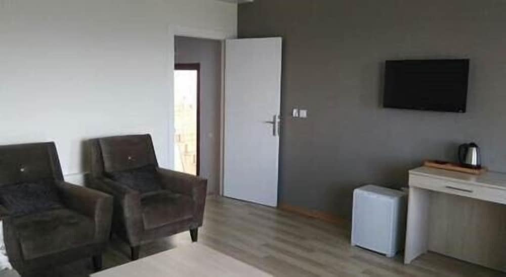 Standard Double or Twin Room photo 3