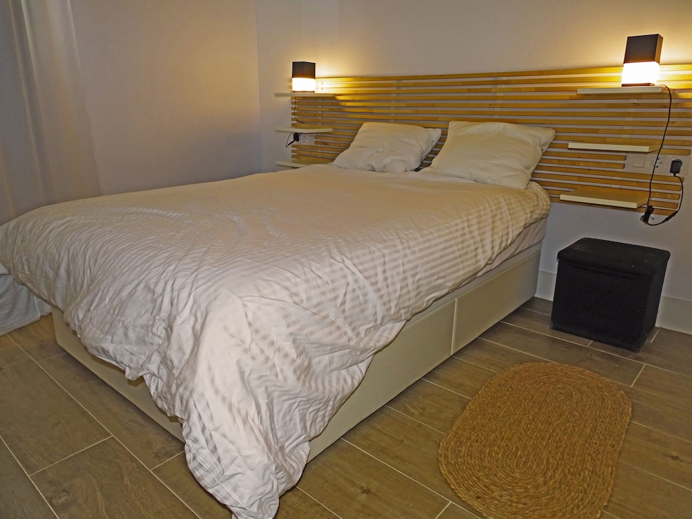 Apartamento Familiar con Vista al Jardín