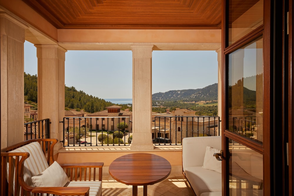 Junior Suite, Valley View thumbnail 6