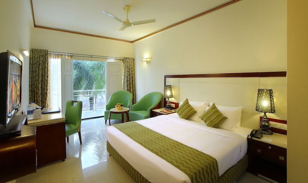 Deluxe Double Room, 1 King Bed, City View photo 1