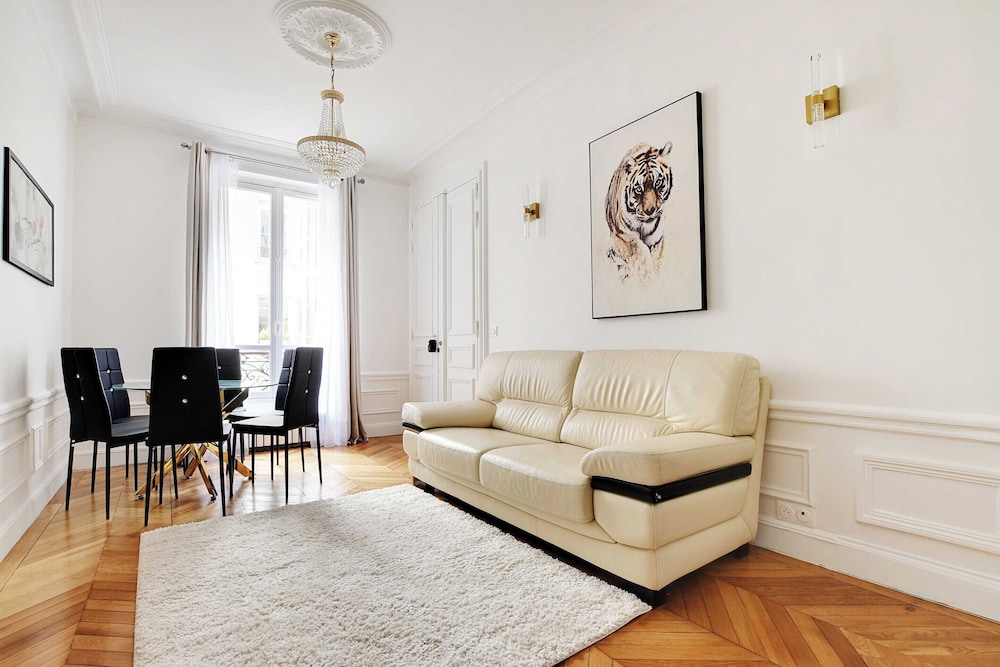 Apartment photo 2