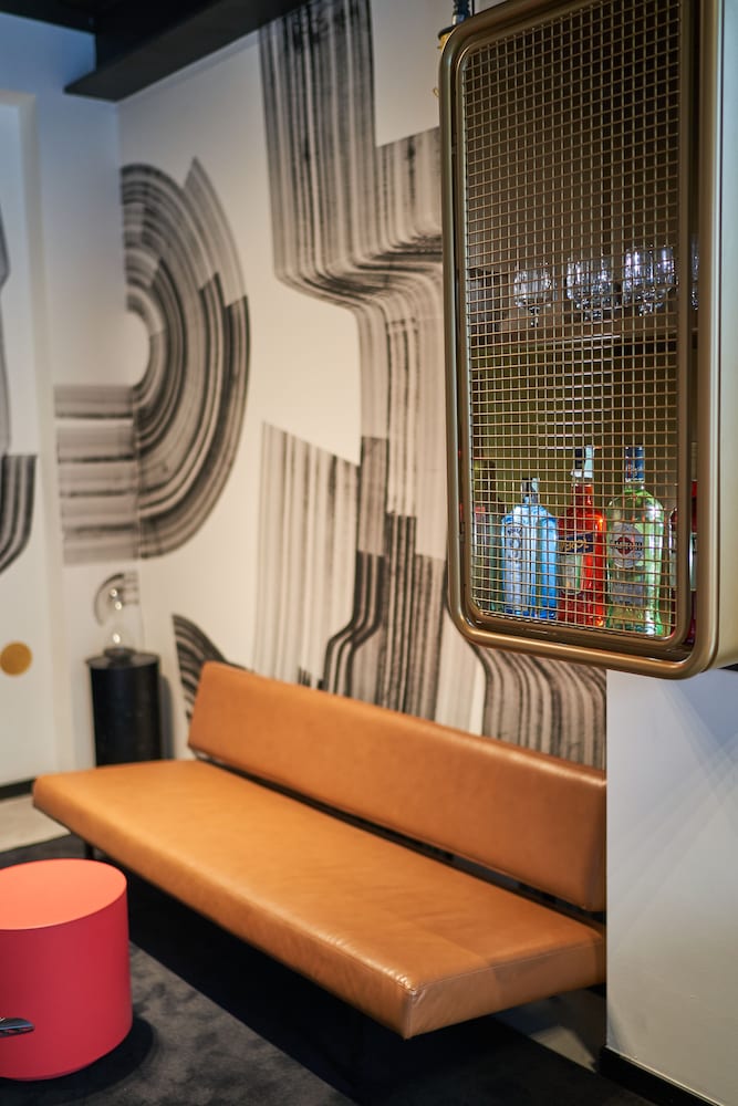 Suite (Play Room)