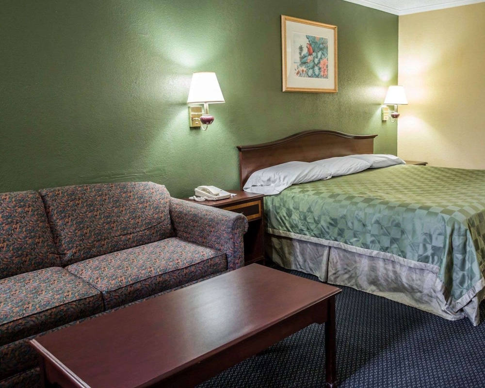Standard Room, 1 King Bed with Sofa bed, Non Smoking photo 1