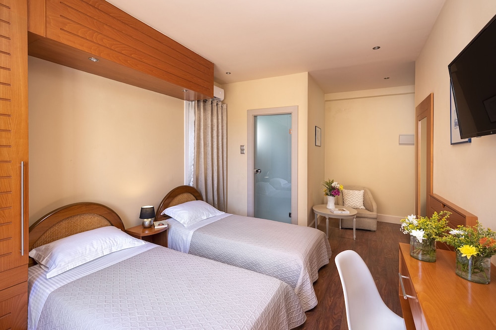 Double or Twin Room photo 3