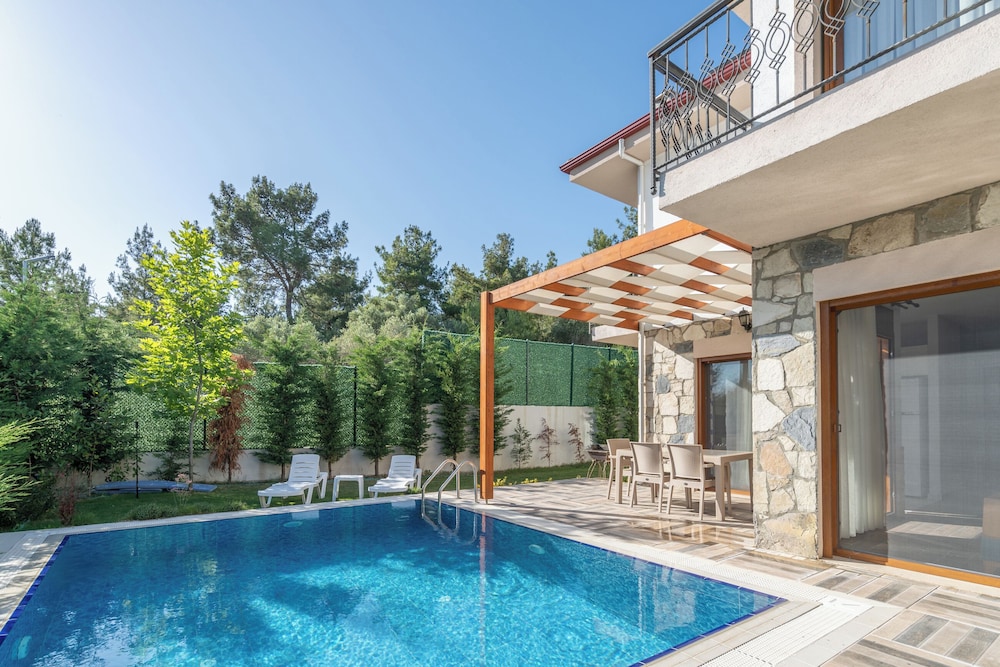 Superior Villa, 2 Bedrooms, Mountain View