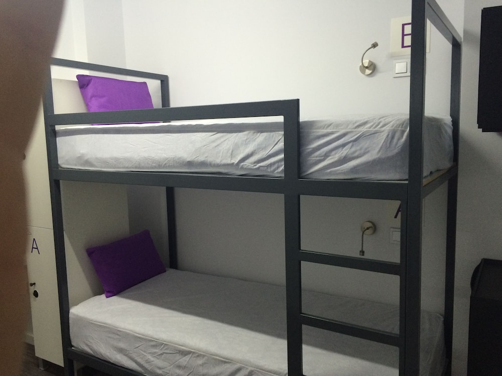 Dormitorio compartido solo mujeres (6 camas)