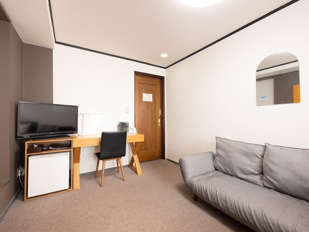 Twin Room, Smoking photo 3