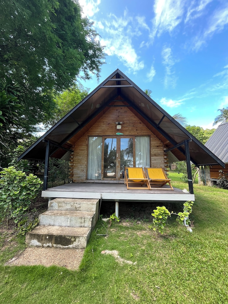 Air-con Bungalow Beach View photo 1