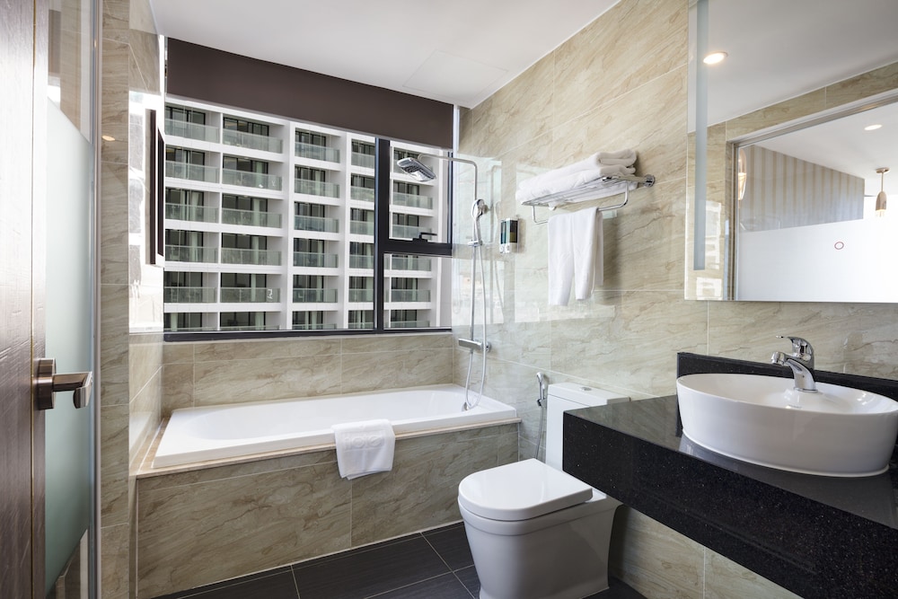 Deluxe Triple Room, 1 Bedroom, City View photo 3