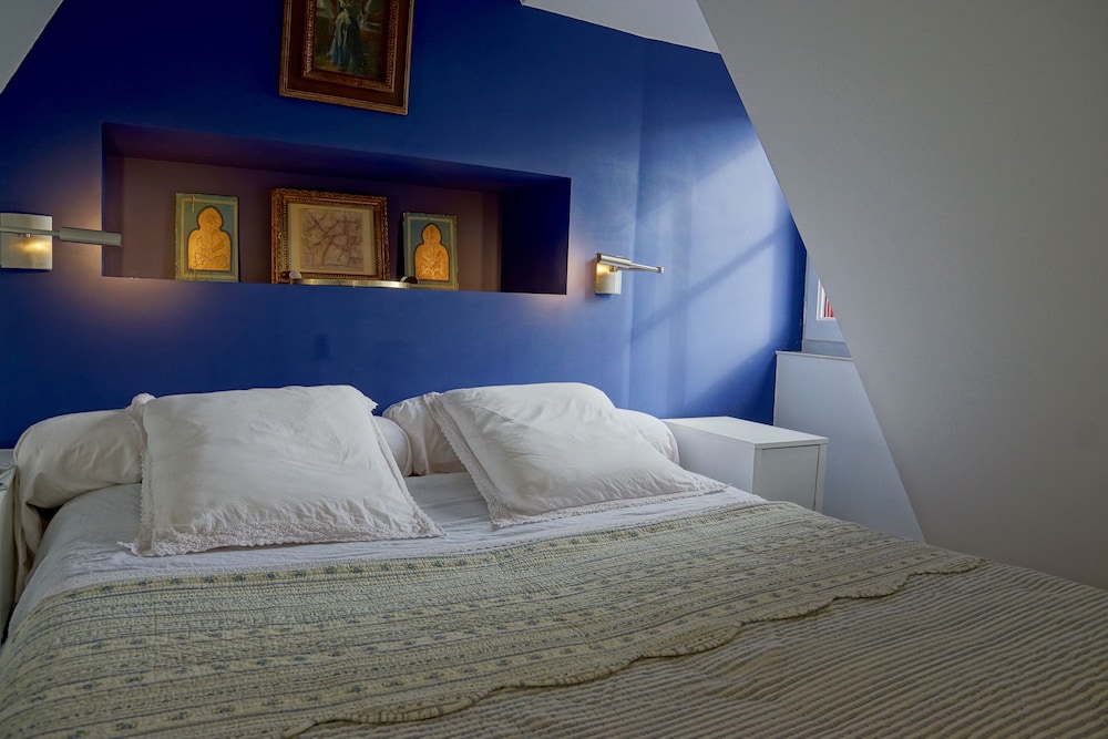 Standard Double or Twin Room photo 1