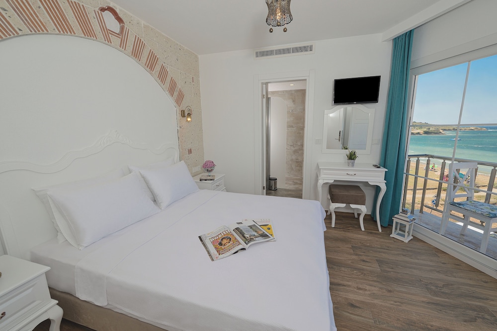 Deluxe Double Room, Sea View photo 3
