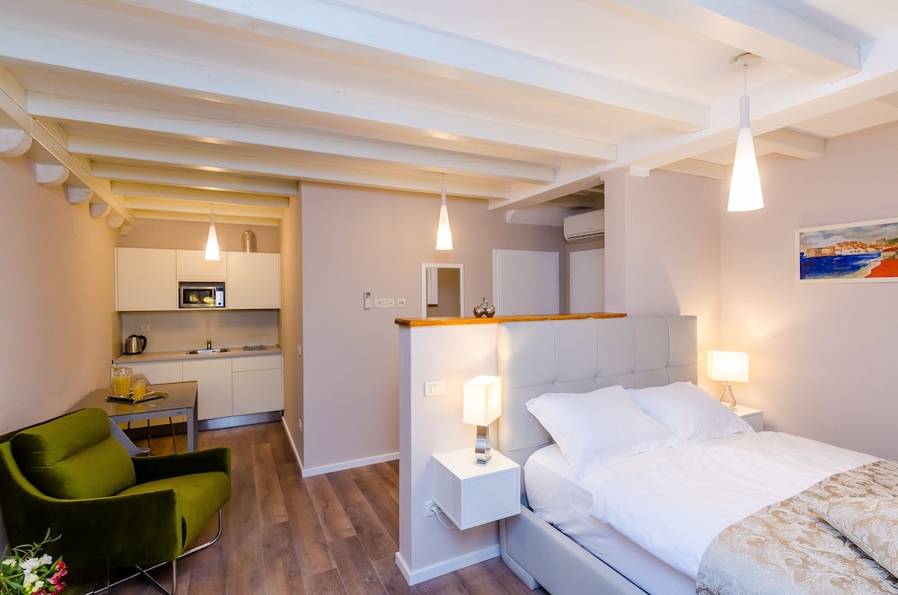 Superior Studio Suite photo 1
