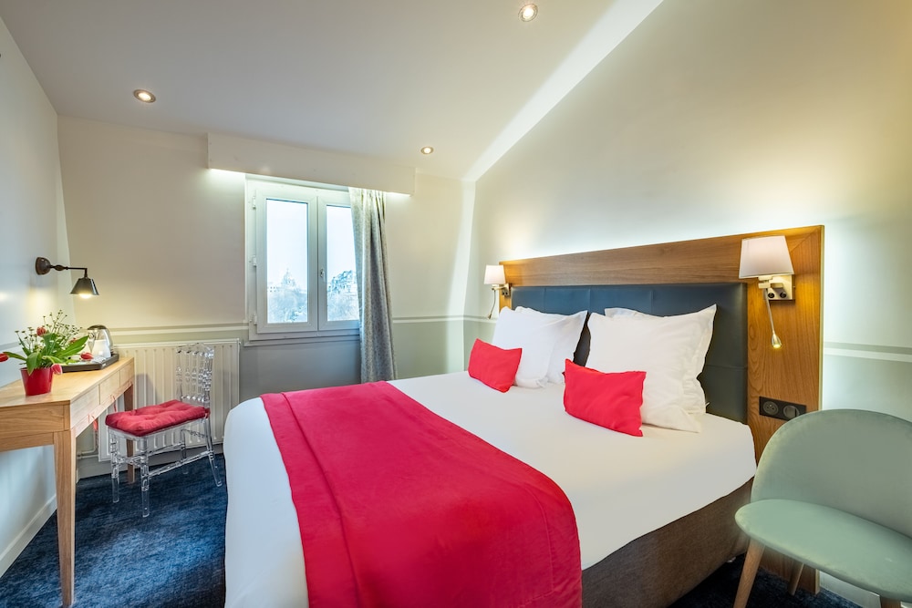Superior double room with view on Eiffel Tower photo 1