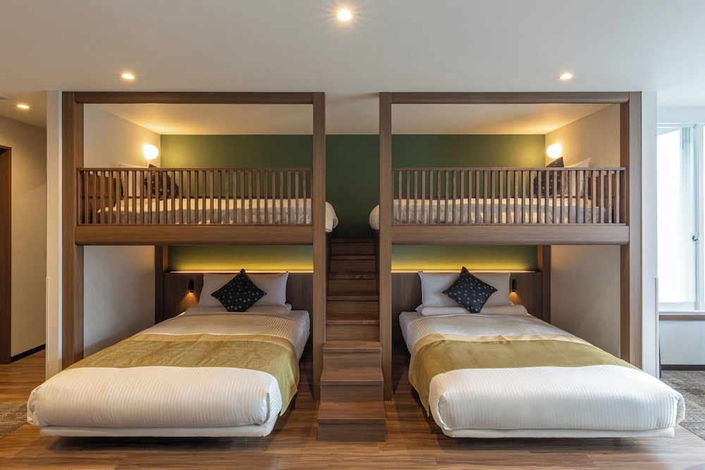 Deluxe 4-Bed Bunk Room, Non Smoking photo 2