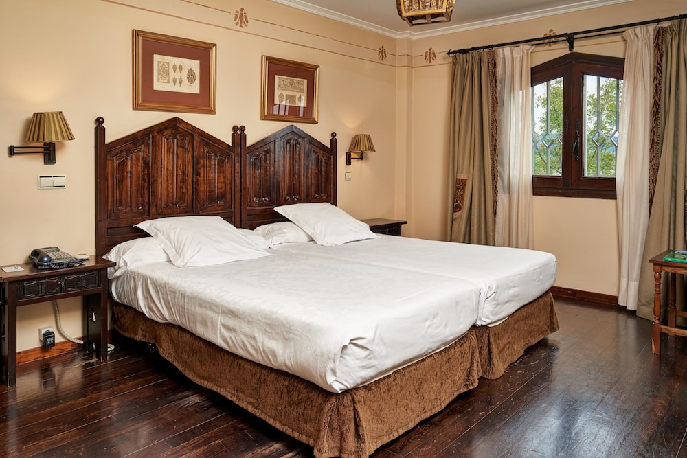 Standard Twin Room (3 Adults) photo 3