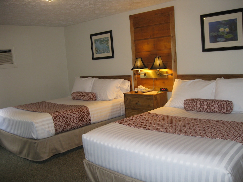 Standard Room, 2 Queen Beds, Refrigerator & Microwave, Ground Floor photo 1