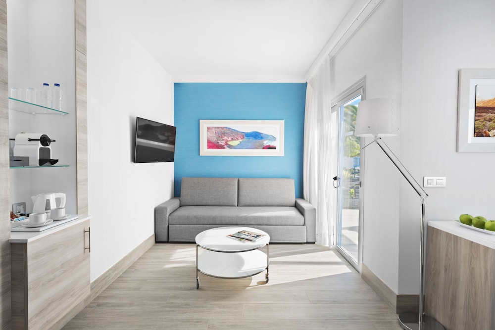 Family Superior Junior Suite (6 adults)