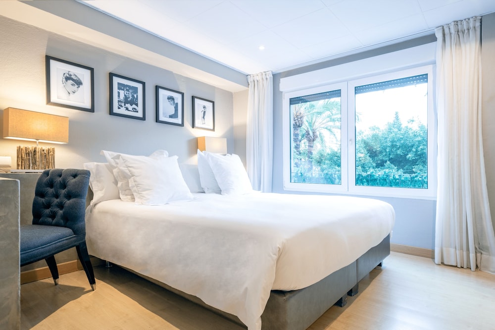 Design Room, 1 Queen Bed, Ensuite, City View
