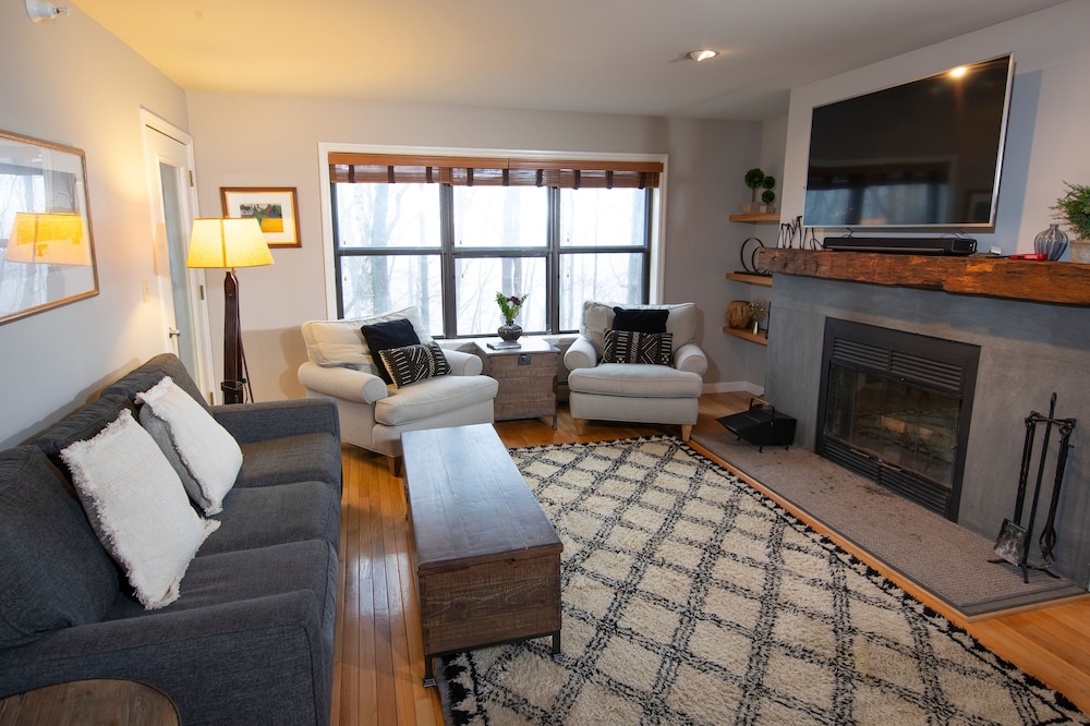 Condo, 3 Bedrooms