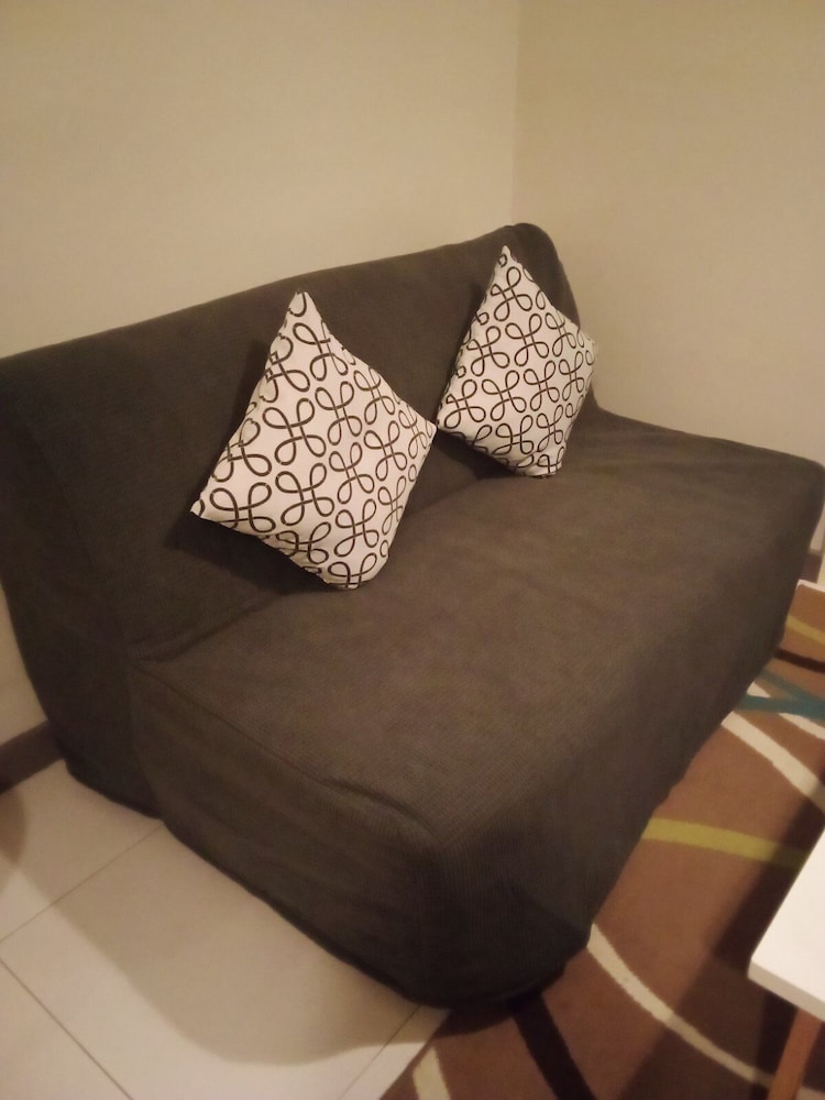 Superior 1BR Apartment - Photo 18