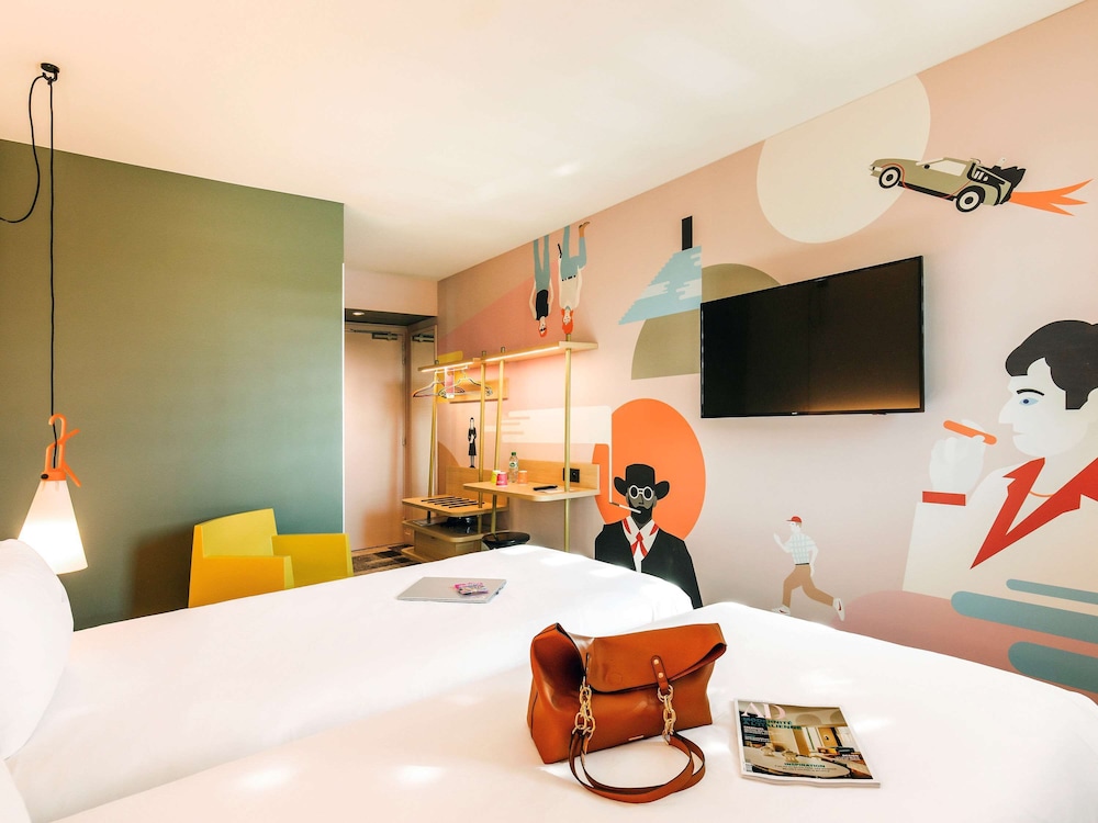 Standard Room, 2 Twin Beds thumbnail 5