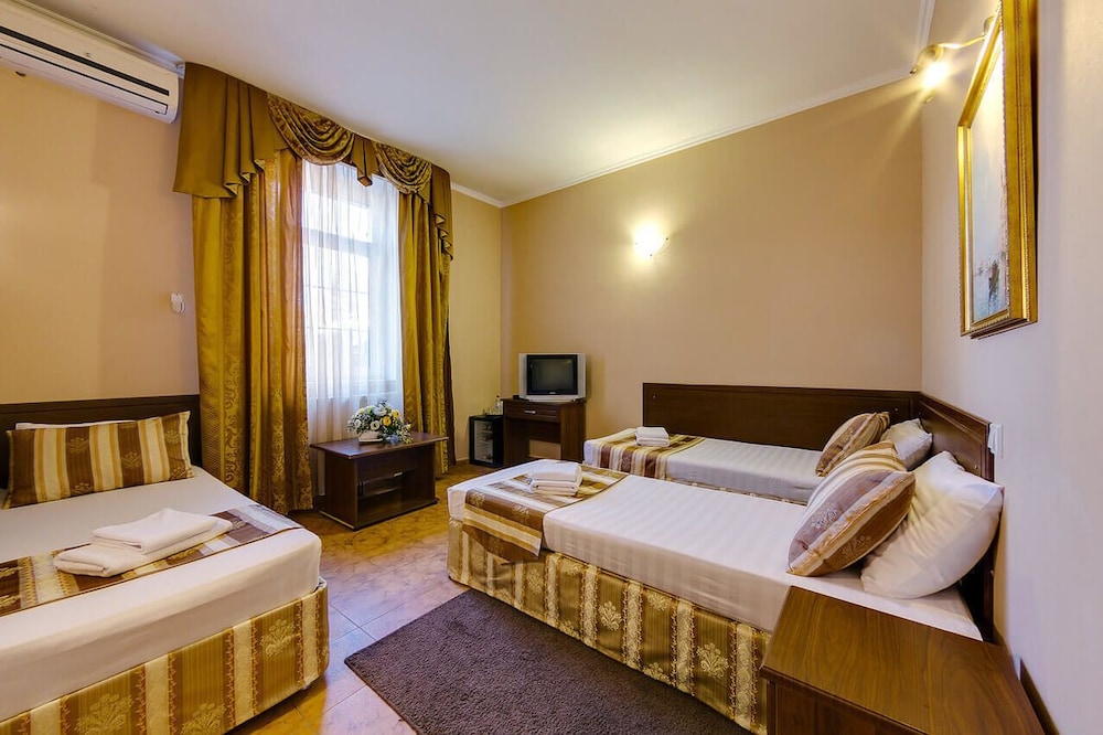 Standard Double or Twin Room photo 2