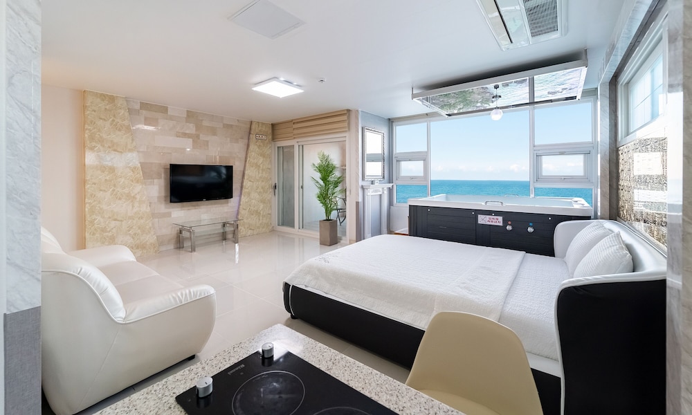 Ocean View Spa B7