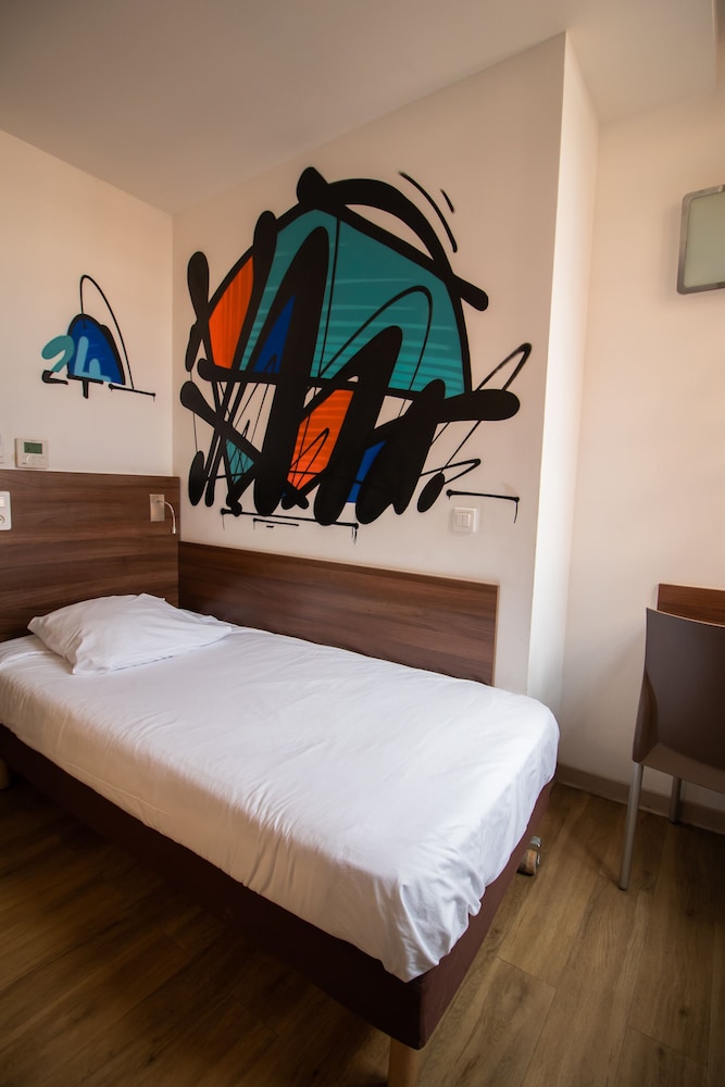 Standard Single Room photo 2
