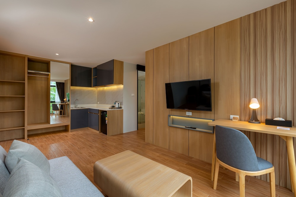 Family Suite, Multiple Beds (Premium, Outdoor Bathtub) photo 3