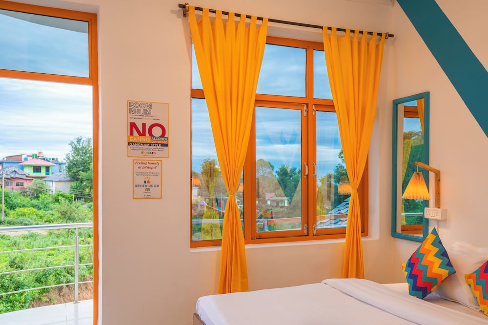Deluxe Private Room with Premium Balcony and Ensuite Bathroom - Photo 5